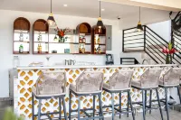 The West House Boutique Hotel - bar