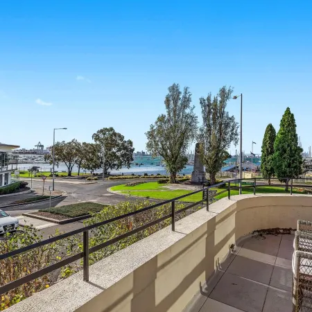 Captains Retreat Apartments and Cottages