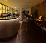 Denbies Vineyard Hotel - bar