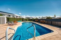 Panorama Hotel St Helens - Pools