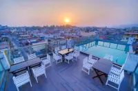 Hotel Holy Vivasa - Pools
