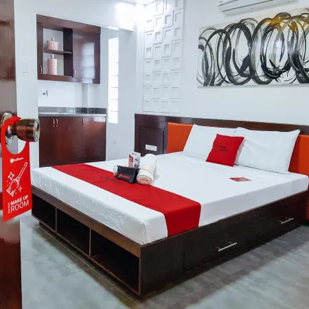 RedDoorz @ Caimito Drive Dampas