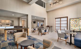 Holiday Inn Express & Suites Auburn - University Area