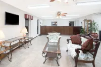 Super 8 by Wyndham Whiteville Hotels in Hardeman County