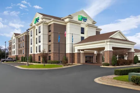 Holiday Inn Express & Suites Durant Отели рядом с достопримечательностью «The Grand Theater - Choctaw Casino & Resort»