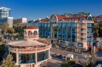 Radisson Blu Rostov-on-Don (Рэдиссон Блу Ростов-на-Дону) Отели рядом с достопримечательностью «Памятник Героям Первой Мировой Войны»