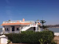 Villa Sur la Plage - Kitchens