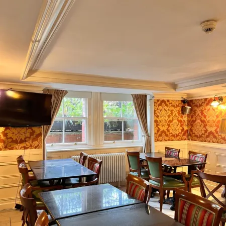 The Mountford Hotel - Free Parking Отели рядом с достопримечательностью «St Michaels»