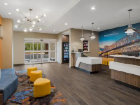 La Quinta Inn & Suites by Wyndham Sulphur (Lake Charles) Hotels in Sulphur