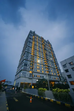 Tamansari Mahogany Apartement by Sct Отели в г. West Telukjambe