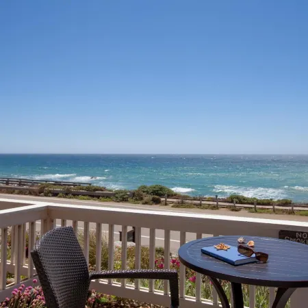 Sand Pebbles Inn