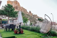 Tafana Cave & Stone Lodge