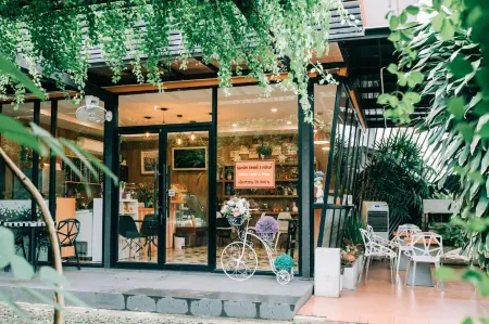 Banya Bnb Отели рядом с достопримечательностью «Wing 5»