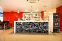 Ibis Montes Claros Shopping - parcheggio
