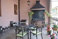 Onegin Hotel-Restaurant Complex