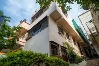 Paradise Homestay - Lodging and Boarding スクターズ・プネー・インスティテュート・オブ・コンピュータ・テクノロジー周辺のホテル