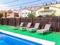Alpijskij Dom Guest House Hotels in Gelendzhik