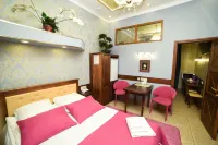 Hotel Boston on Baltakhinova 17