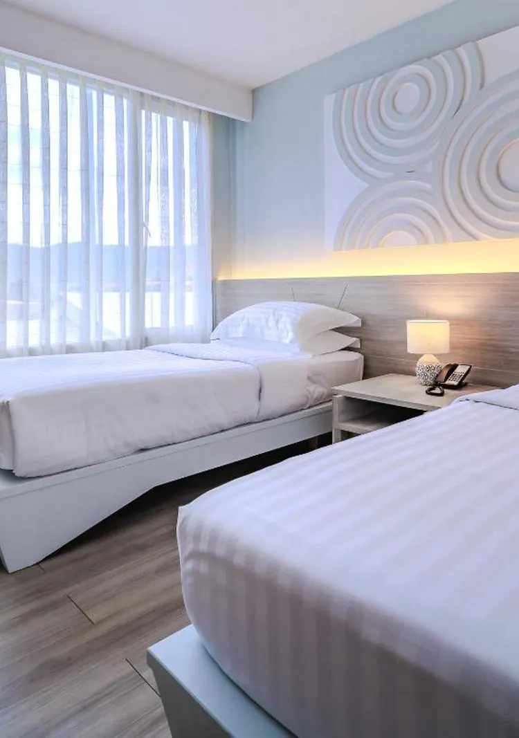 ห้องดีลักซ์เตียงแฝดวิวเมือง - ปลอดบุหรี่