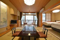 Kurokawa Onsen Oku No Yu - con vistas a la montaña