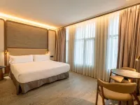 Petit Palace Alcalá Hotels near Neptuno Square
