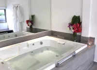 Mesón de la Luna Hotel & Spa - Bathtub