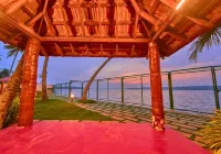 Ashtamudi Lake Villa by Voye Homes - Pet Friendly & Events Welcome - Kitchen