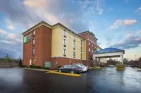 Holiday Inn Express & Suites Columbus Airport Hôtels à : Gahanna
