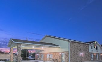 Super 8 by Wyndham Potosi
