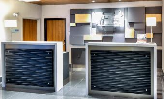 Holiday Inn Express & Suites Vaudreuil - Dorion