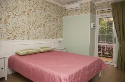 Khosta Garden Hotel (Хоста Гарден) Отели рядом с достопримечательностью «Городской Причал»