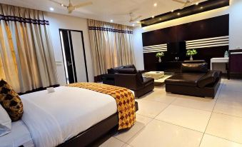 Jhansi Hotel