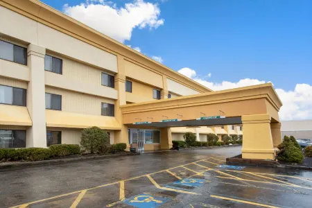 La Quinta Inn by Wyndham Auburn Worcester Отели в г. Вустер Каунти