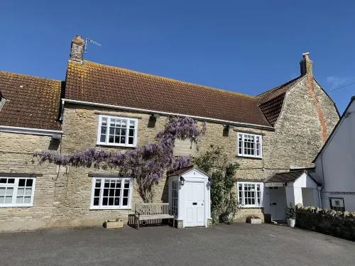 The Heritage Bed and Breakfast - 4-Star