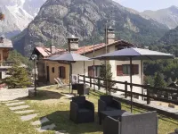 Hotel Ottoz Meublé Hotels near Chiecco