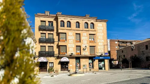 Hotel Plaza Mayor فنادق في آرنخويث