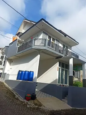Batu Villa New ASFA (Paket 3 Kamar Tidur Lengkap) - Bintang 1