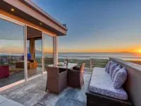 Atlantic Palms Hotels near Paddocks shopping Centre