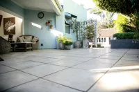 Princes Lodge Guesthouse - Airport Shuttle