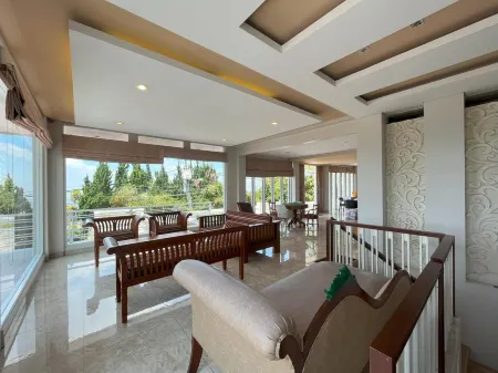 Lavender - Taman Tanda Отели рядом с достопримечательностью «Роуз гарден»