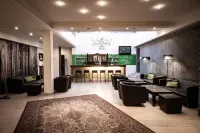 เฟาเลนเซอร์โฮเทล - ที่มีสระว่ายน้ำ