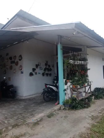 Belitung Backpacker Отели в г. Tanjung Pendam