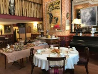 Hôtel de l'Abeille - breakfast