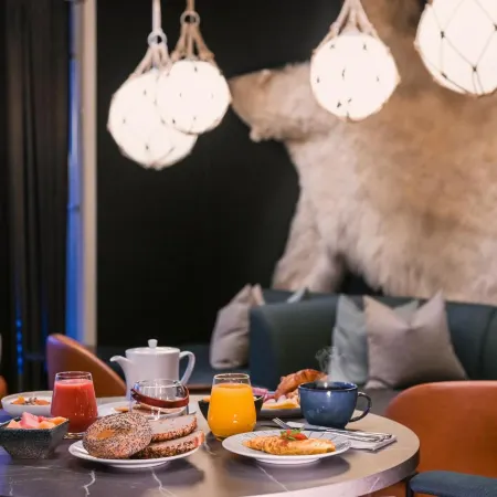 Svalbard Hotell | Polfareren