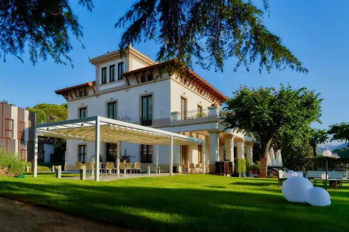 Hotel Arrey Alella فنادق في فالرومانيس