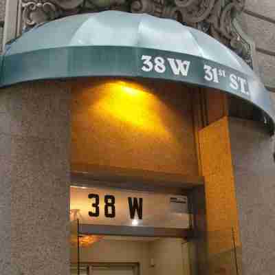Studios Midtown Manhattan Hotel Exterior