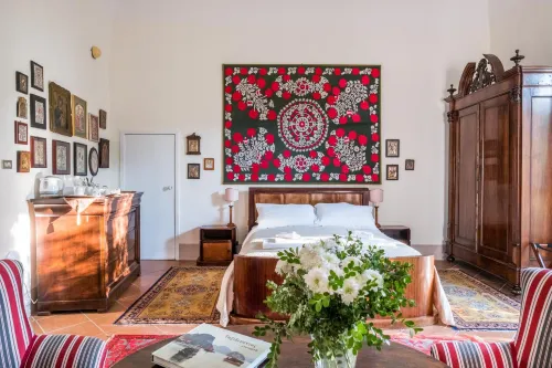 Palazzo Bernardini Suites - Bed and Breakfasts