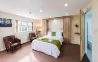 The Limes Country Lodge Hotel - С баром