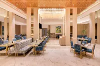 Sandal Suites by Lemon Tree Hotels - breakfast