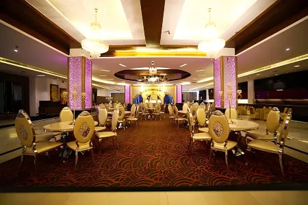 Spree Hotel Meerut Отели в г. Aminagar Urf Bhurbaral